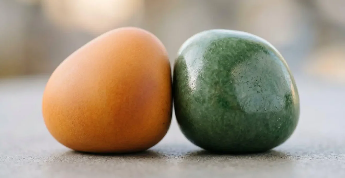 Vue macro de deux variations de boutons d'action avec textures différentes, symbolisant un test A/B